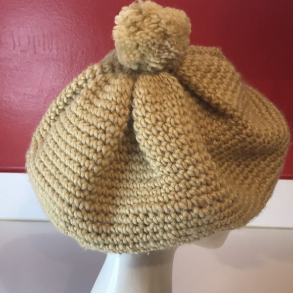 🌼HP🌼Creamy tan knitted Beanie hat with Pom Pom - Picture 4 of 5